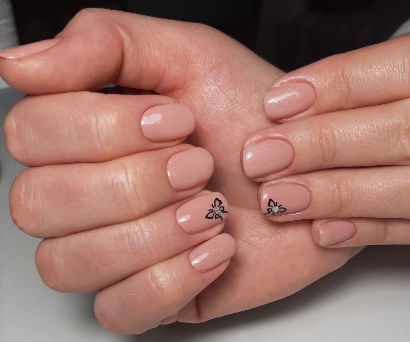 Короткие аккуратные ногти