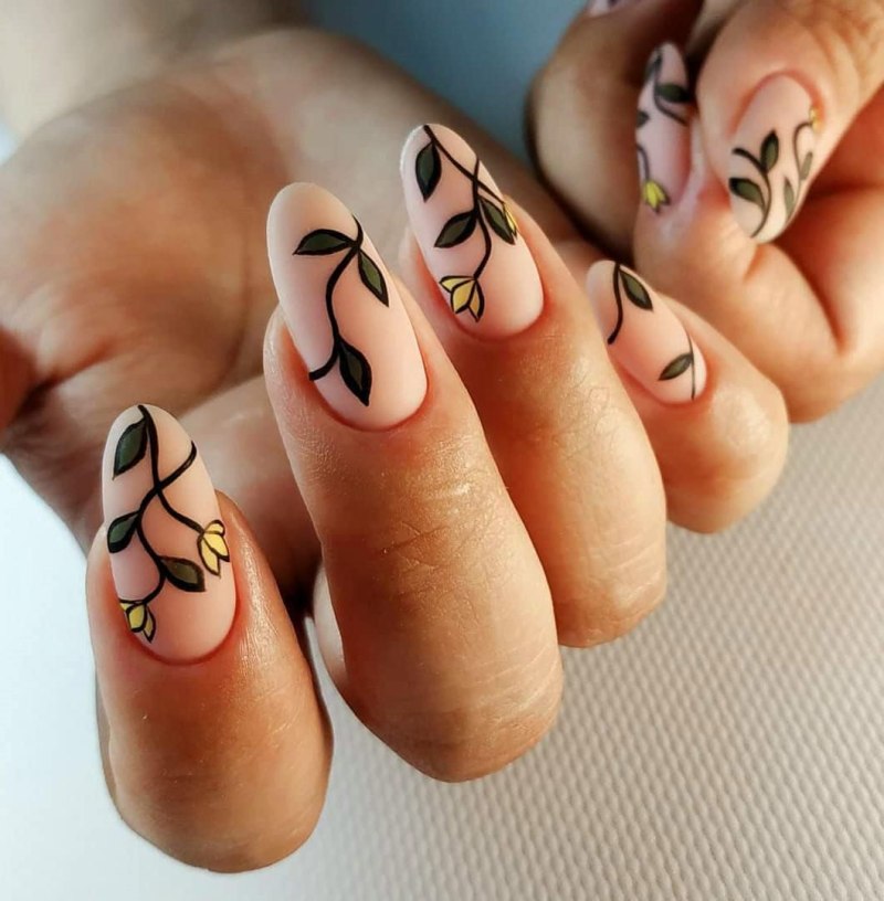 Маникюр с рисунком