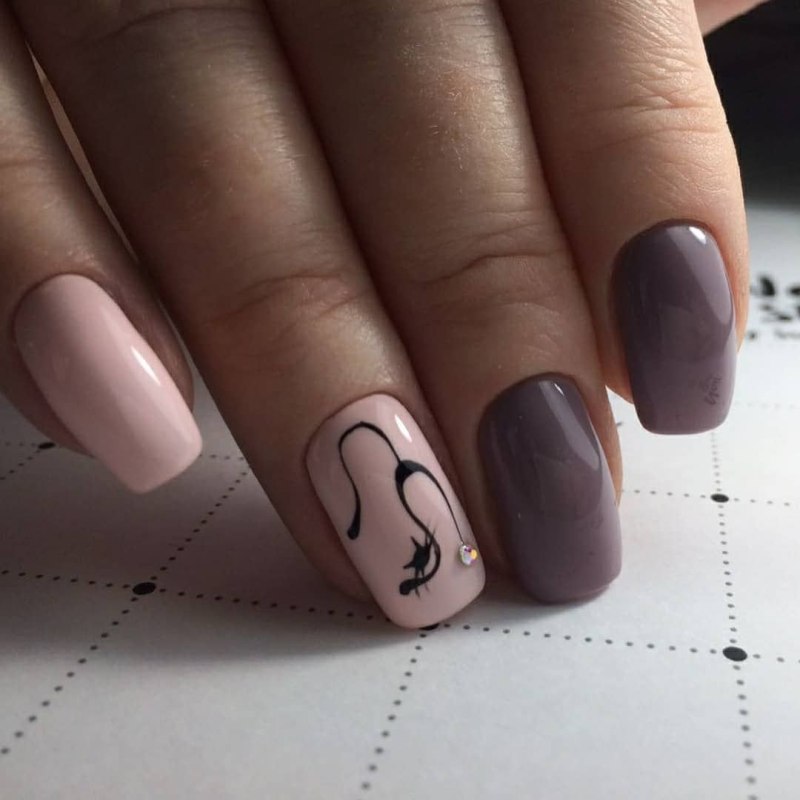 Маникюр с крошкой