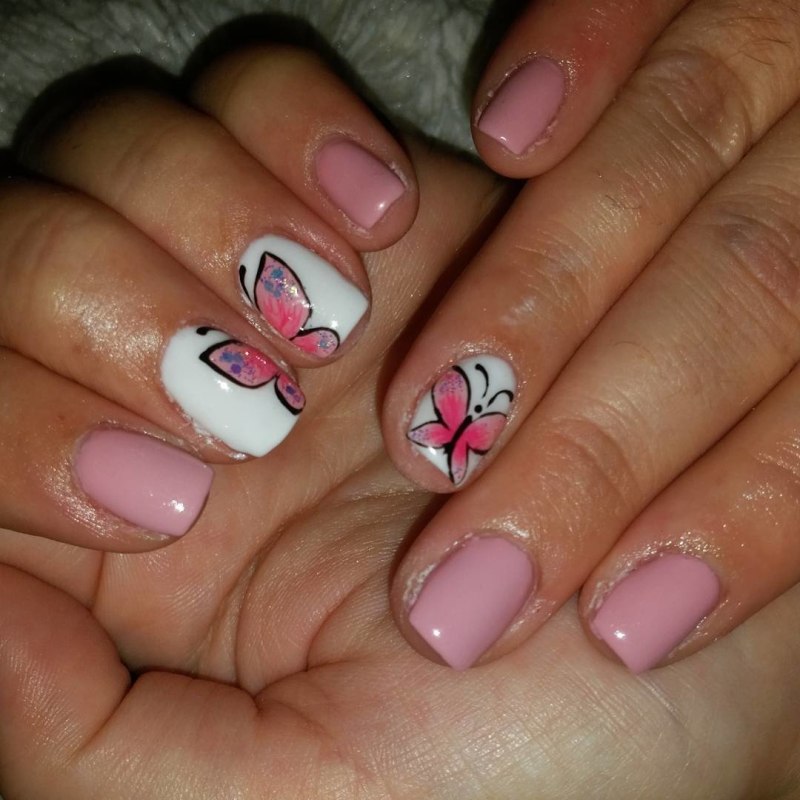 Детский маникюр с бабочками
