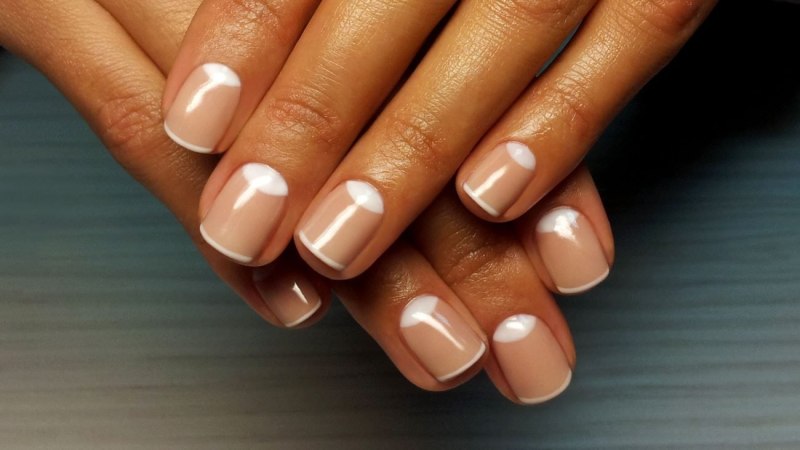Лунный маникюр шеллаком
