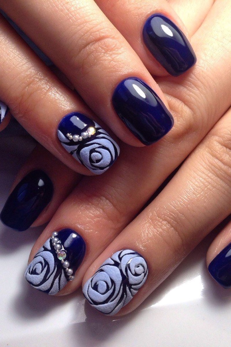 Синие овальные ногти