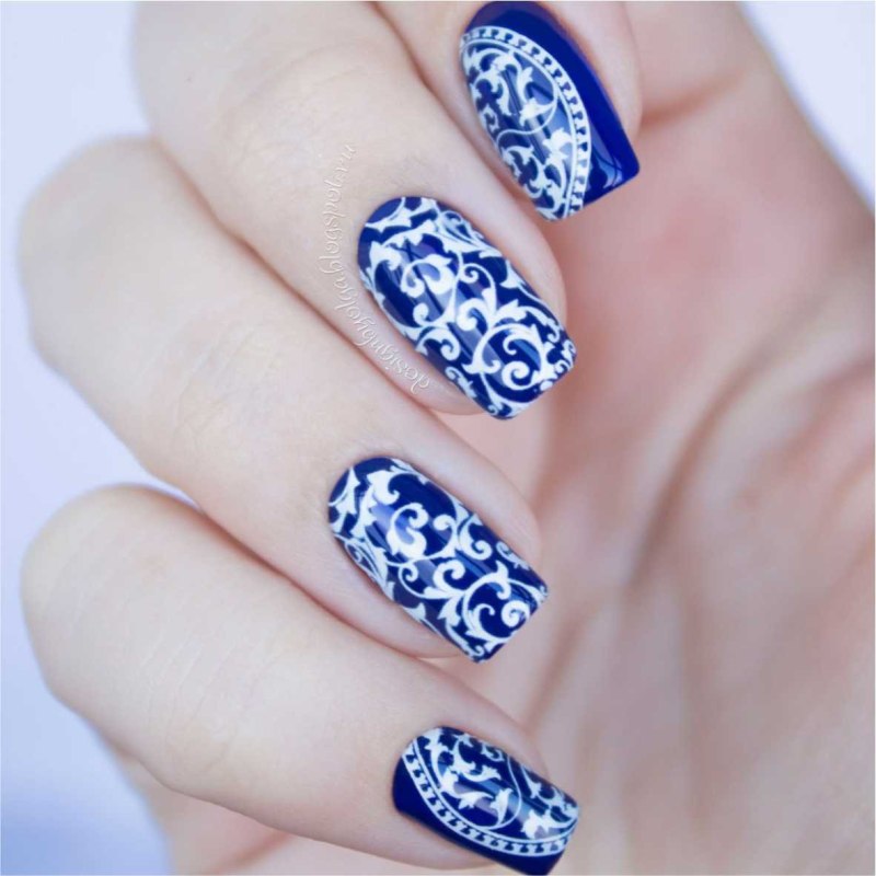 Вензеля на ногтях