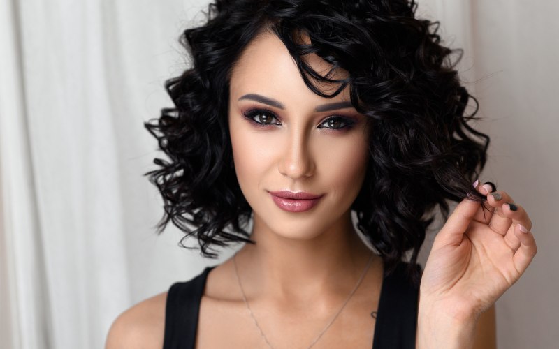 Стрижка каре-Боб на средние кудри