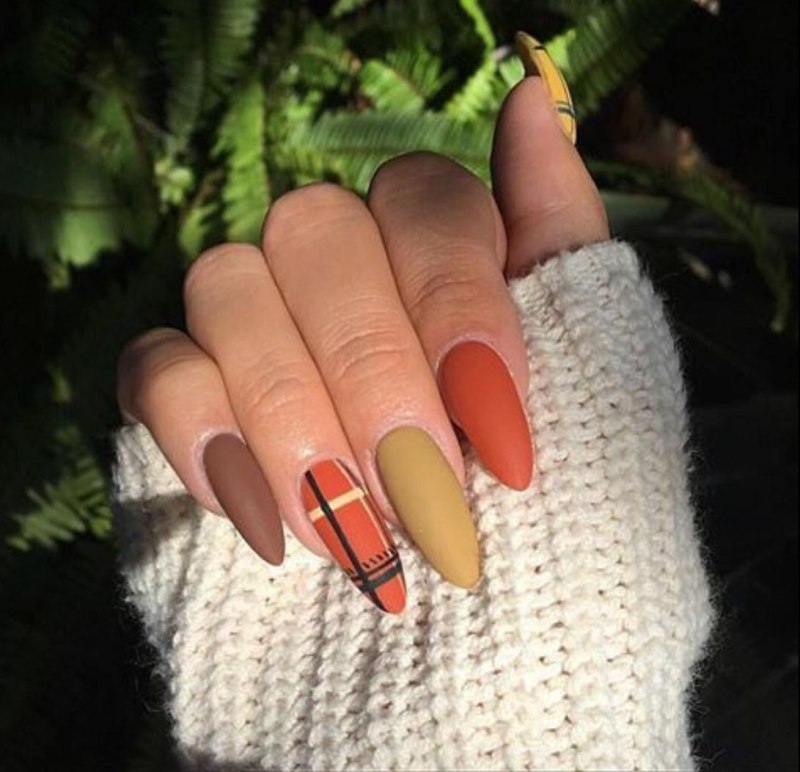 Осенийманикюр на длинные ногти