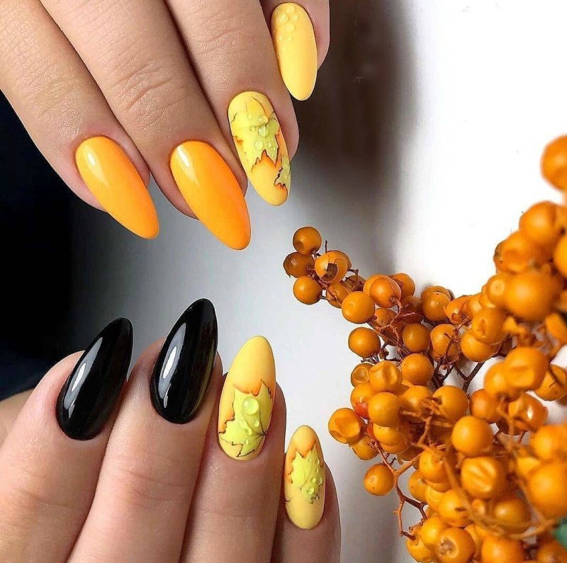 Яркий осенний маникюр