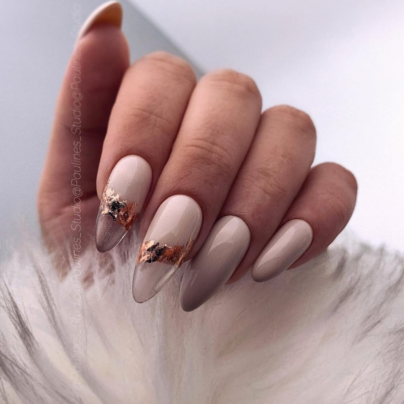 Осенний маникюр миндаль