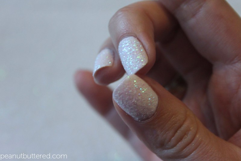 Нежный маникюр