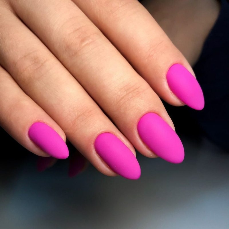 Маникюр фуксия