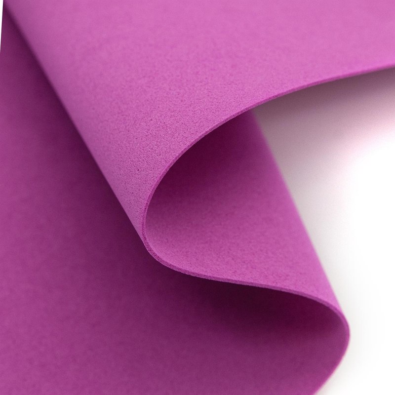 Яркий матовый маникюр