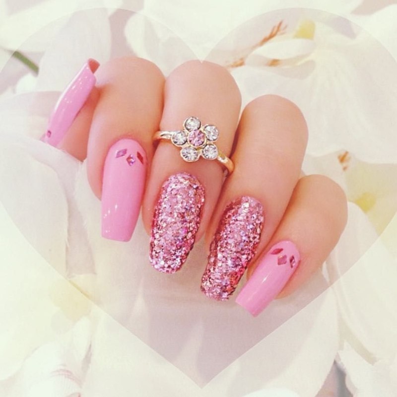 Розовые ногти