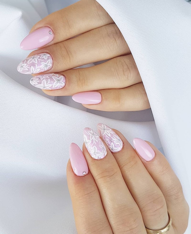 Свадебный маникюр розовый френч