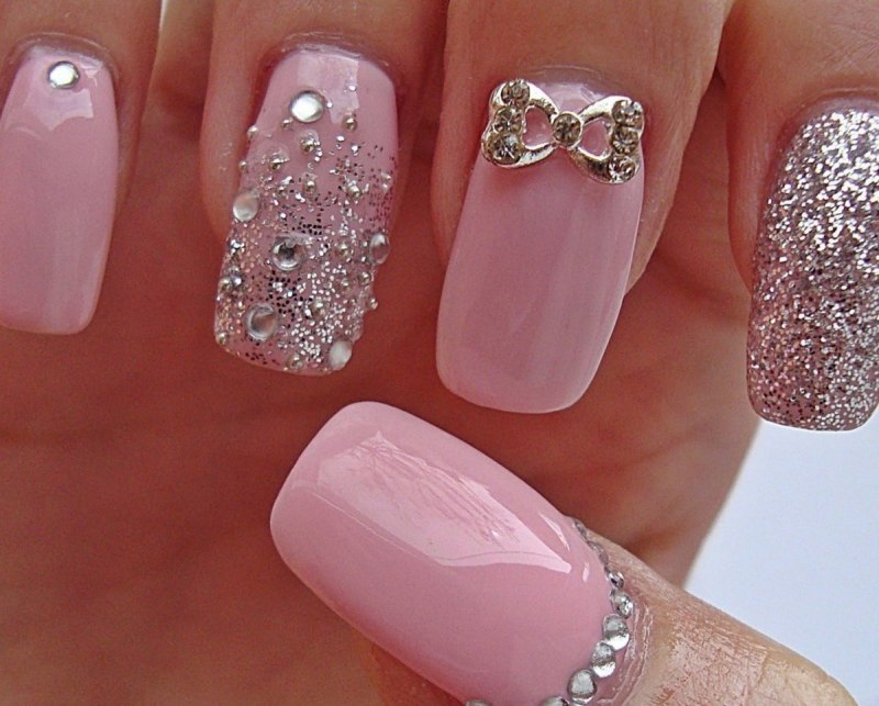 Розовые ногти