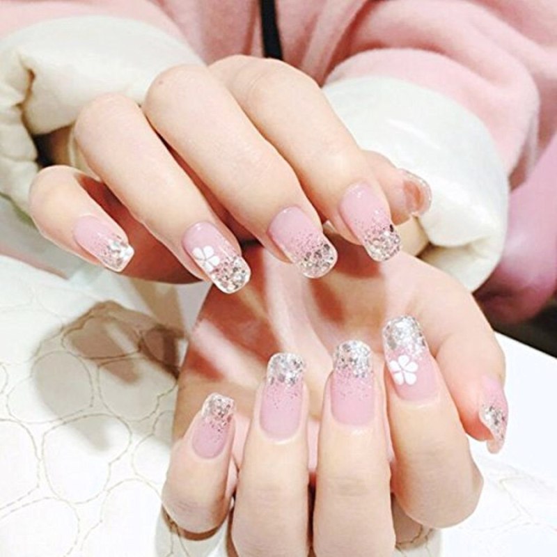 Свадебный маникюр в розовых тонах