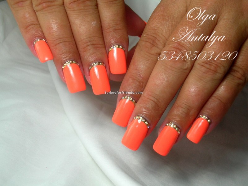 Оранжевый френч на ногтях