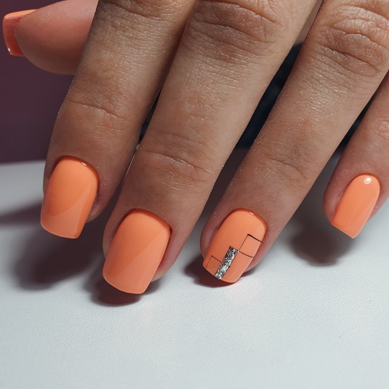 Оранжевый маникюр
