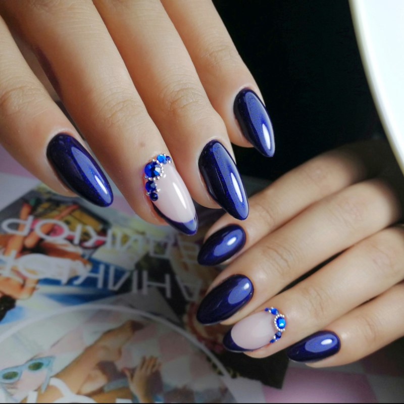 Сине голубой маникюр