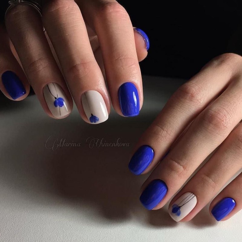 Красивые ногти синего цвета