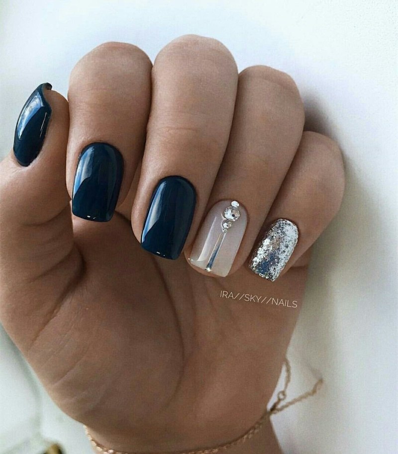 Градиентный маникюр синий