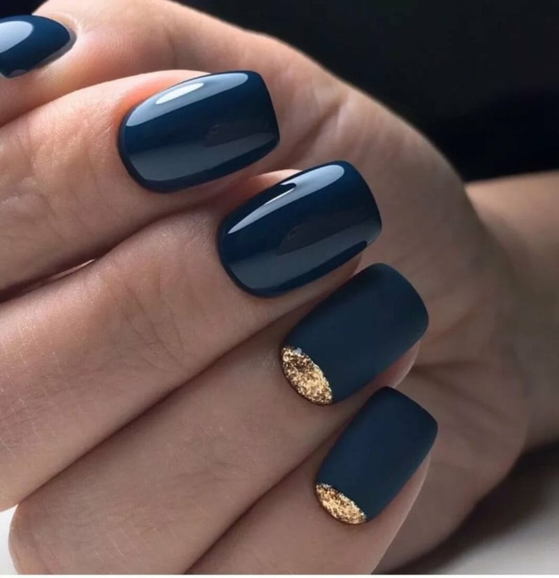 Ногти синий электрик