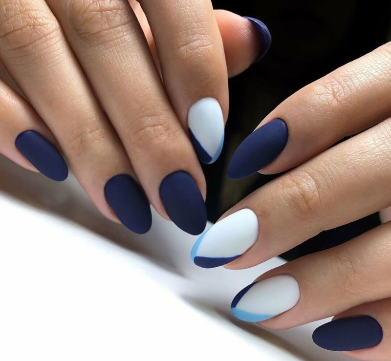 Синий маникюр на квадратную форму ногтей