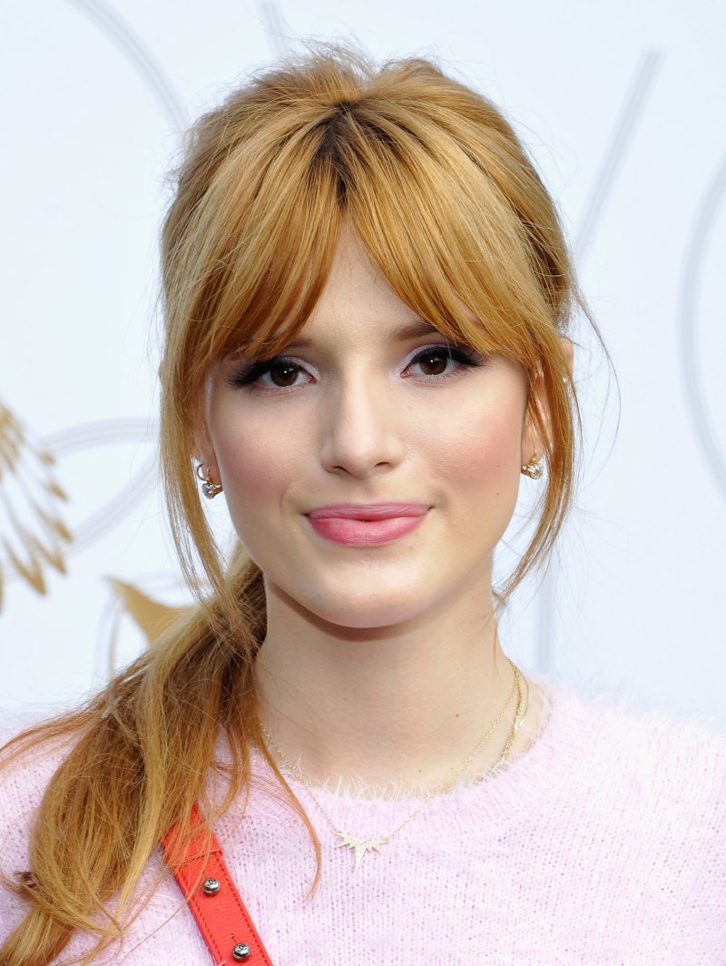 Эмма Стоун с челкой