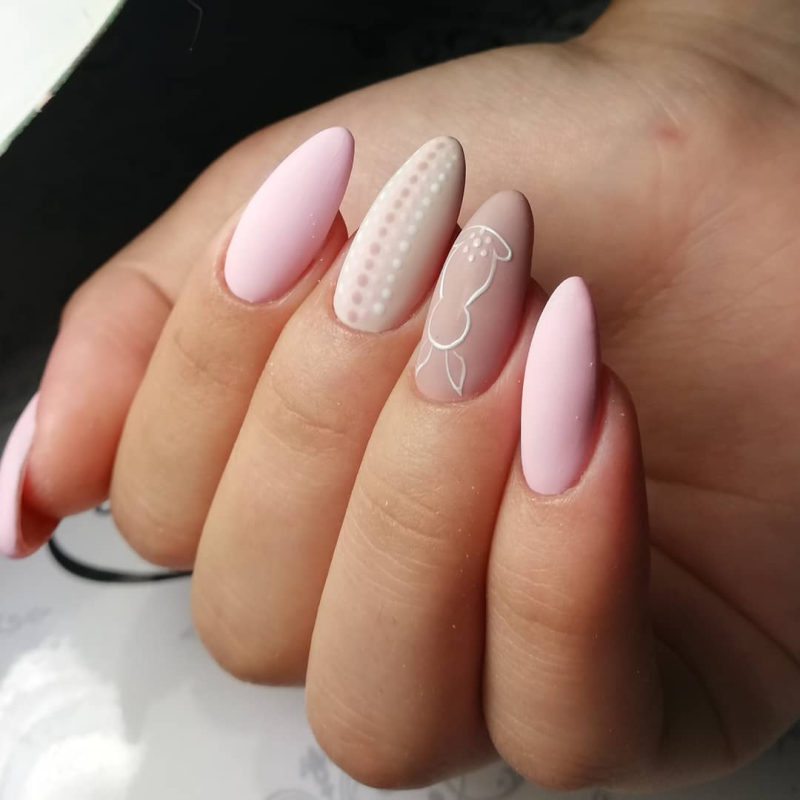 Маникюр нюдовые тона миндаль