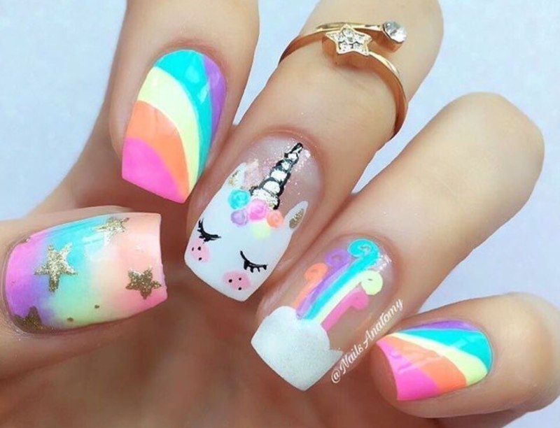 Маникюр летний розовый с арбузом