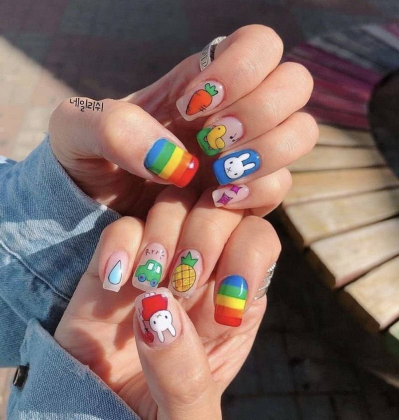 Ногти со смайликами