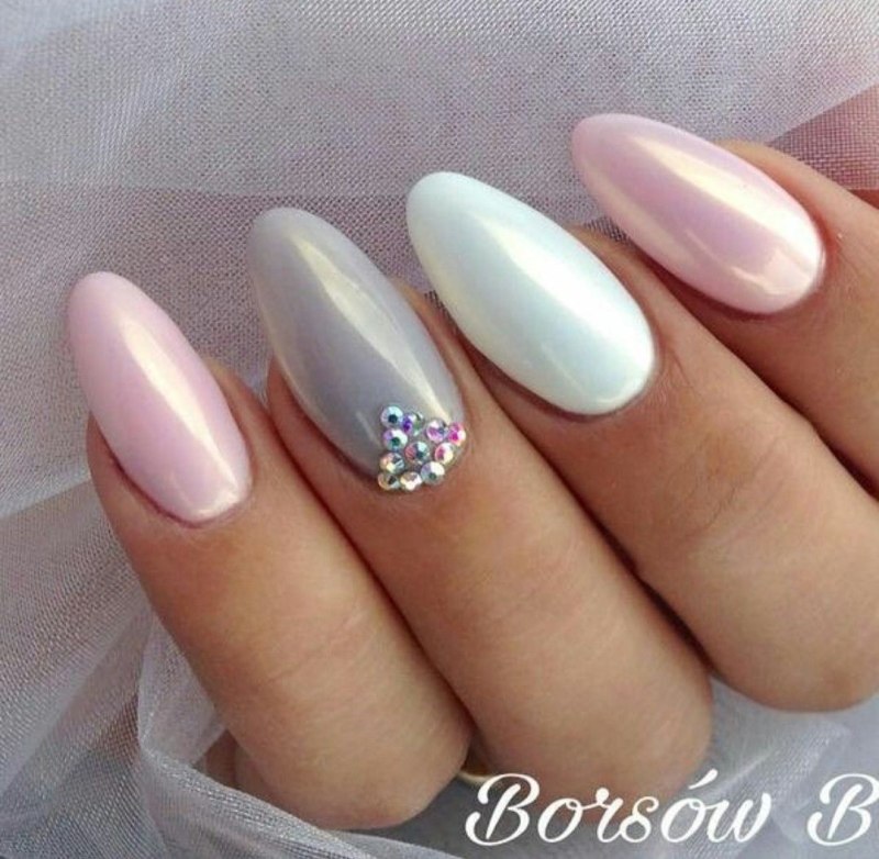 Маникюр жемчужный розовый