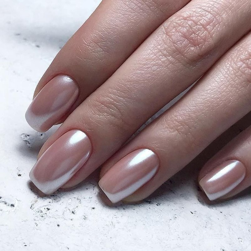 Маникюр с жемчужной втиркой 2021