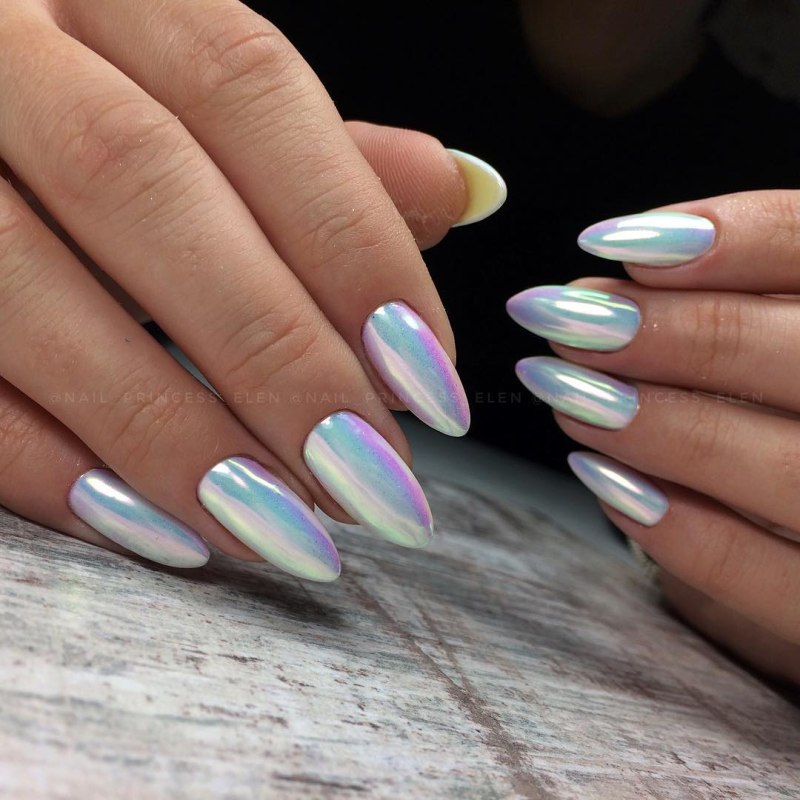 Маникюр миндаль Жемчужная втирка