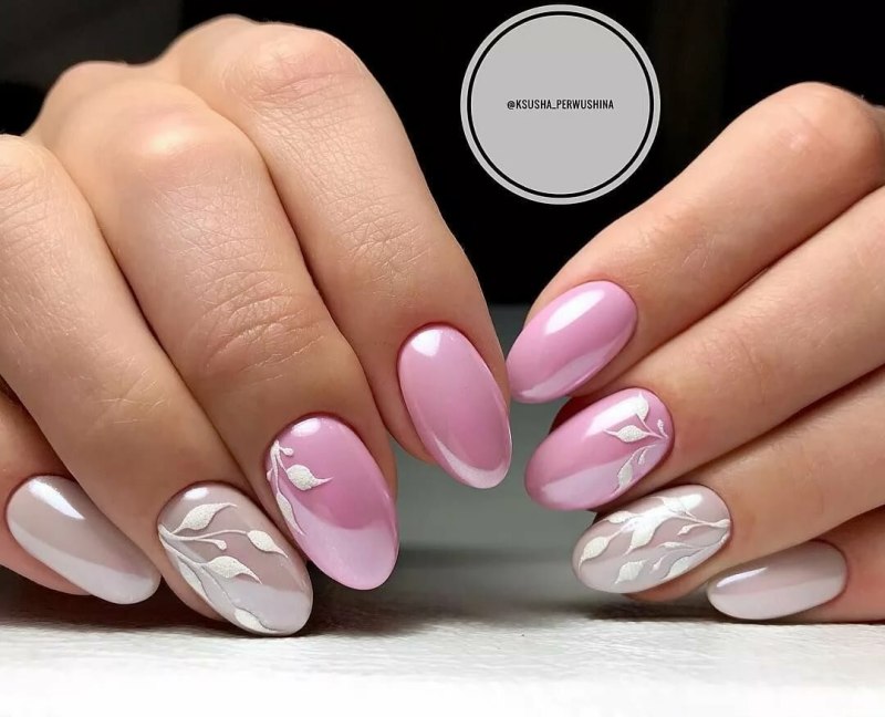 Весенний маникюр розовый с втиркой