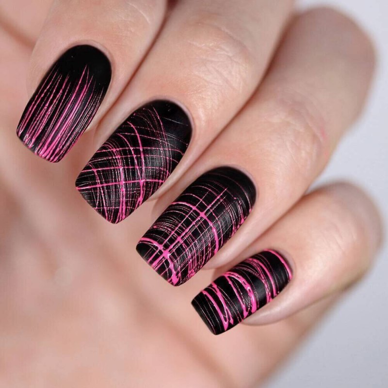 Сиреневые ногти