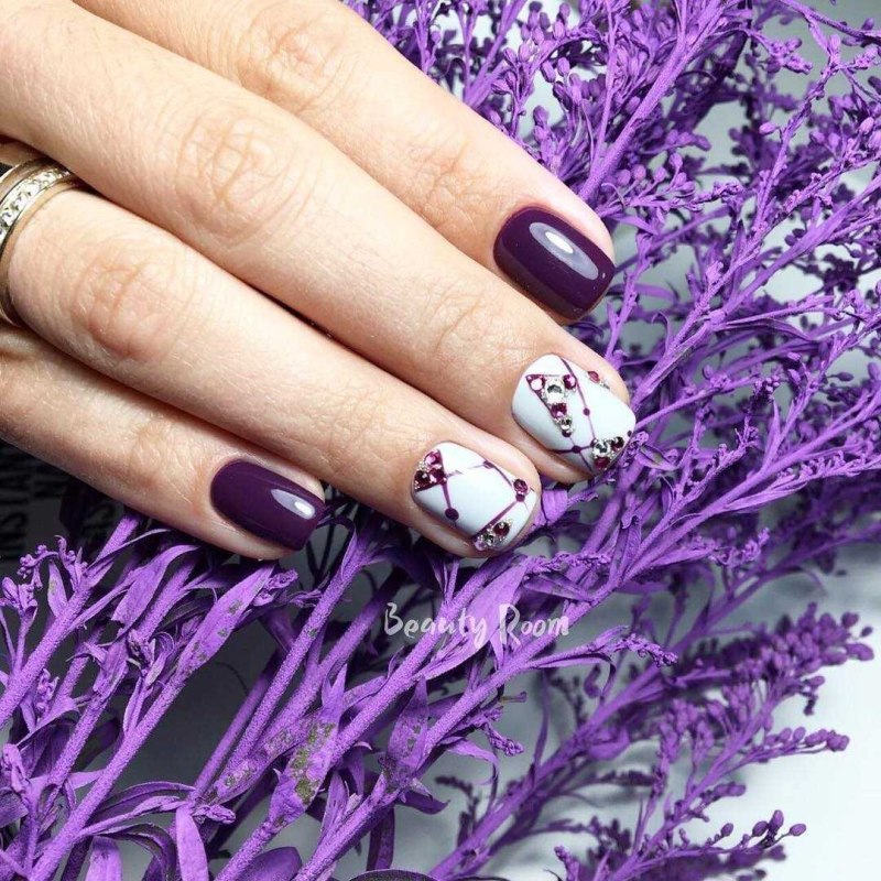 Паутина на ногтях