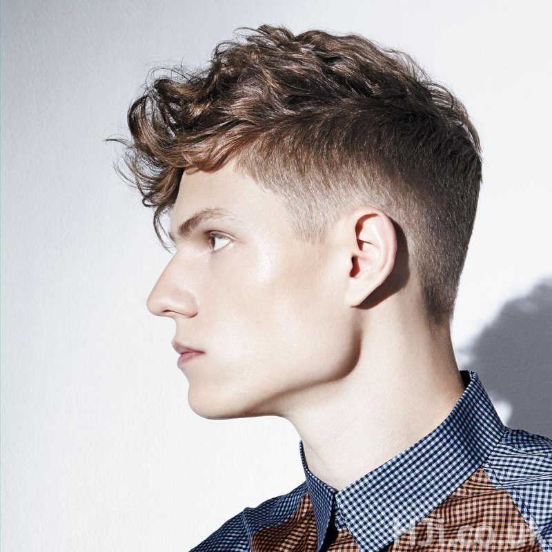 Мужские прически с выбритым пробором
