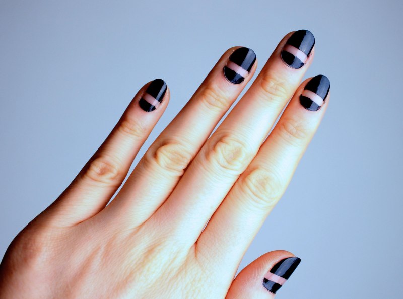 Яркий френч на молочной базе