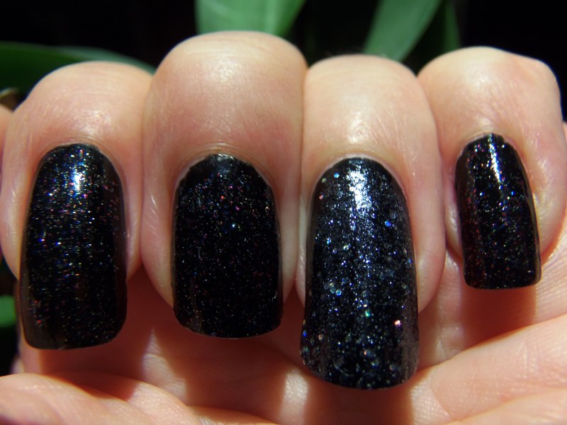 Черный лак с шиммером