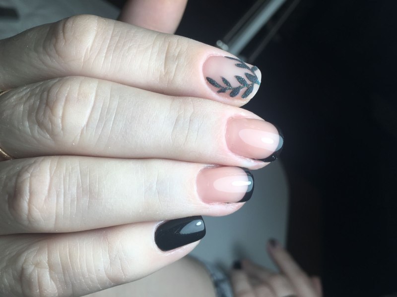 Ногти на выпускной под черное платье