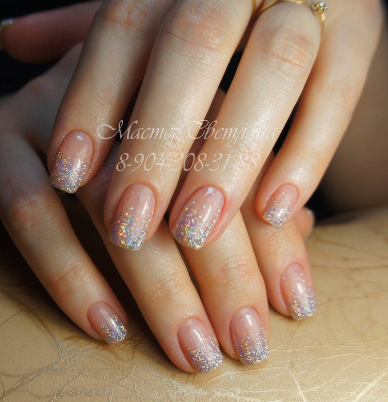 Сиреневые ногти с блестками