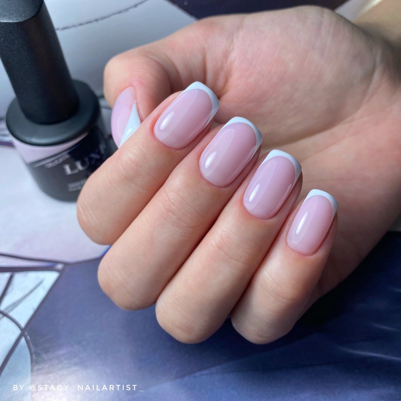 Прозрачный матовый маникюр