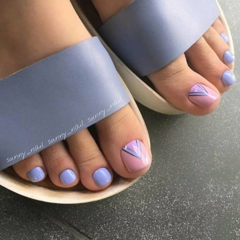 Красивый педикюр