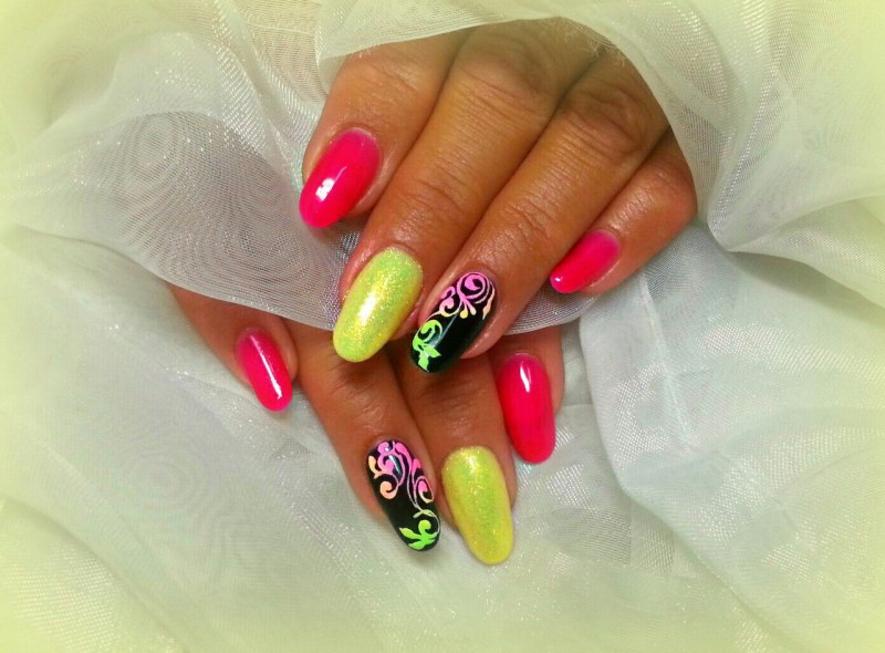 Яркие сочные ногти