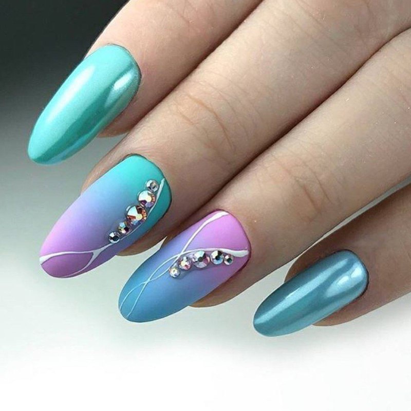Летний маникюр на овальные ногти