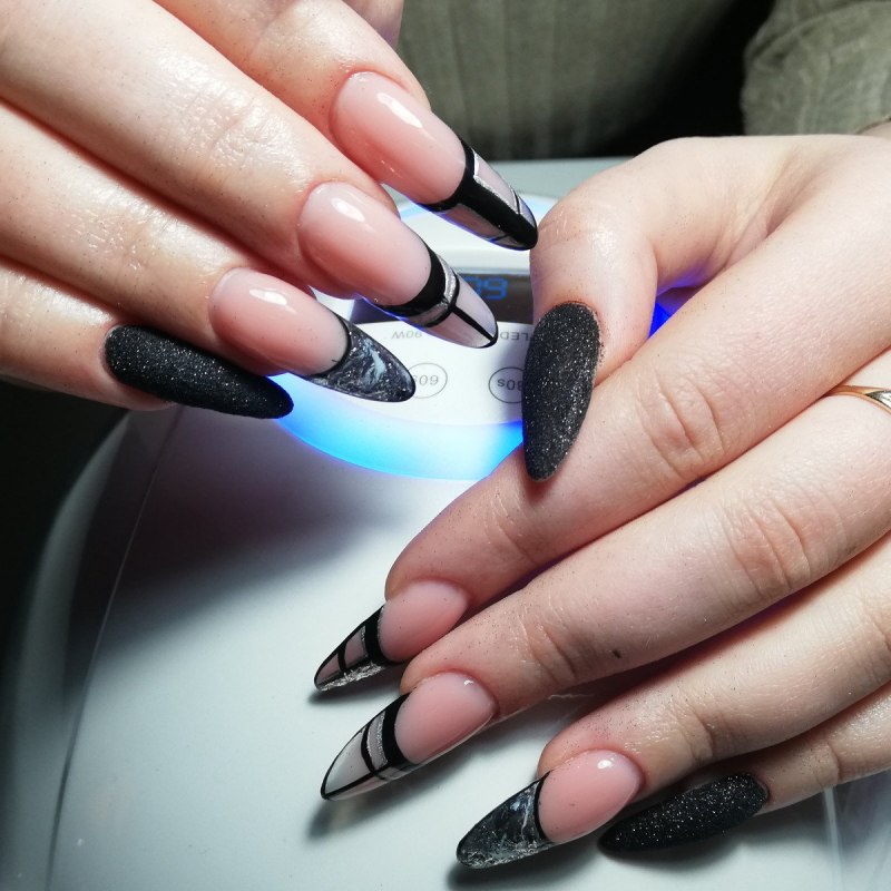 Чёрный Френ острый миндаль