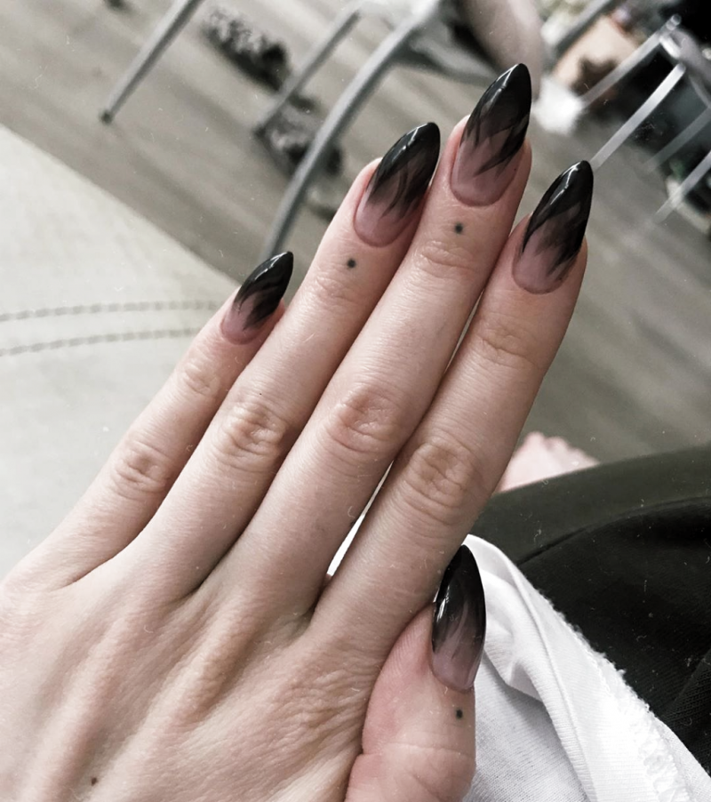 Матовые ногти овал