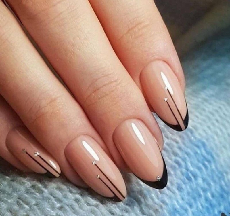 Чёрныйманикюр мендаль