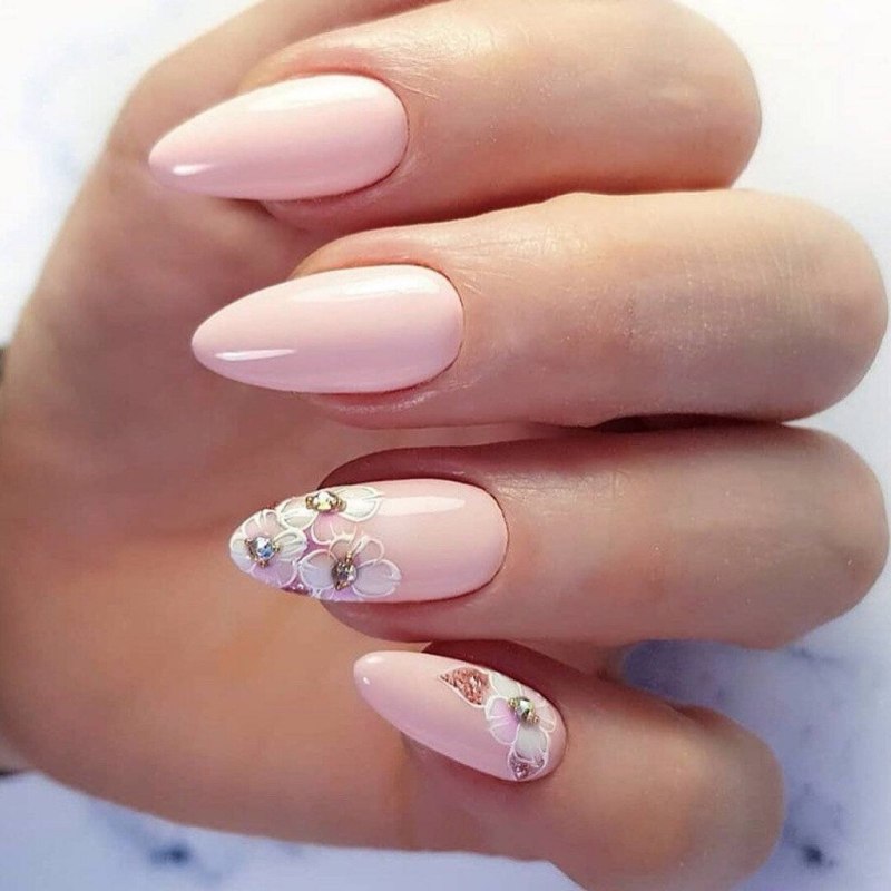 Нежный весенний маникюр