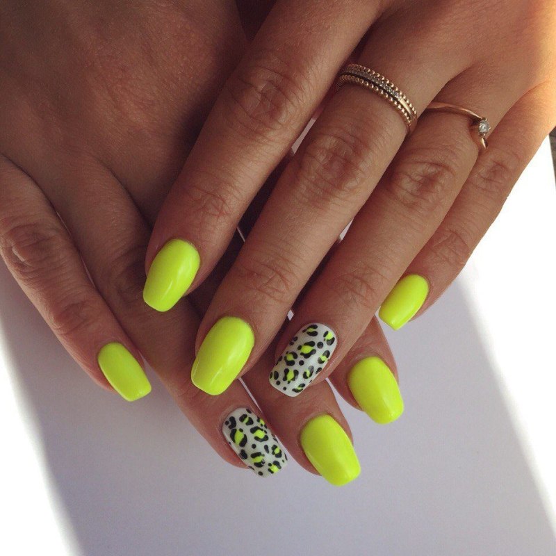 Яркие желтые ногти