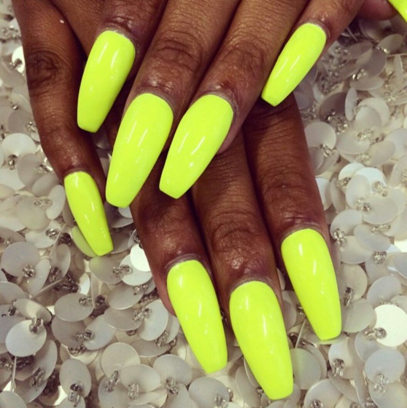 Жёлтый маникюр